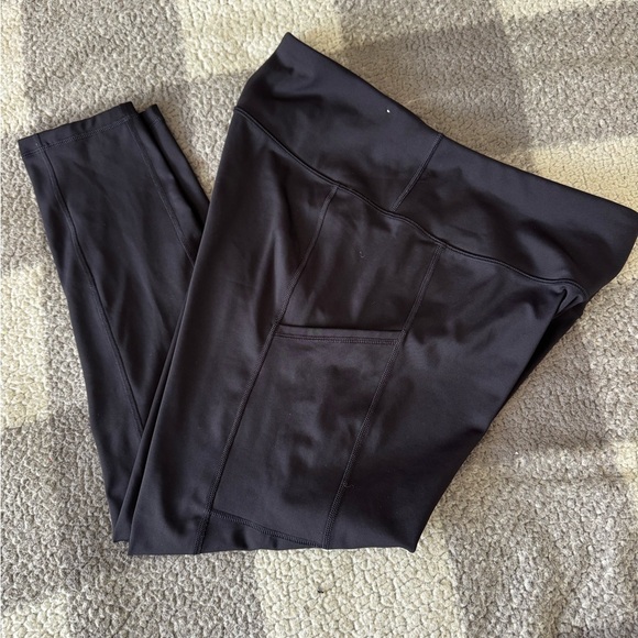 ‼️SOLD‼️
Banana Republic Women's Standard Hybrid Leg
Leggings - Picture 6 of 8